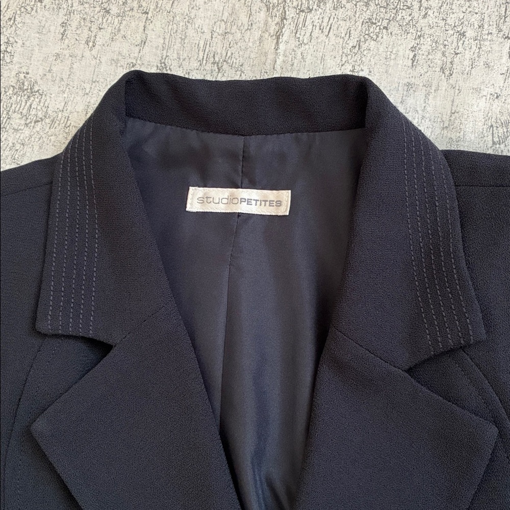 Laura Studio Petites Navy Blazer; Stitching Detail on Collar; Lined; Size: 12P - Picture 6 of 10